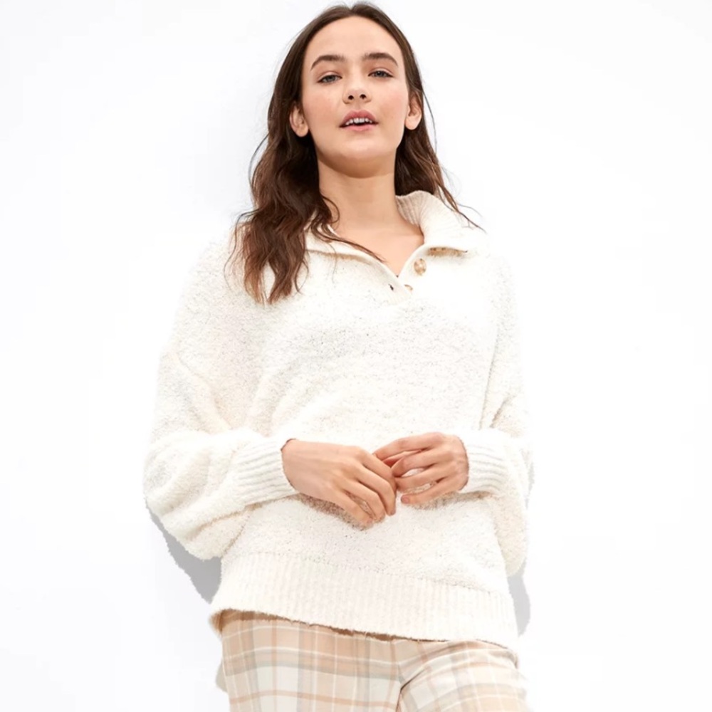American Eagle Oversized Sherpa Henley Sweater Cream Size Small